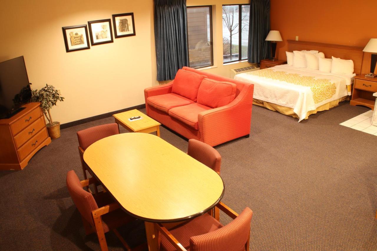 Days Inn By Wyndham Black River Falls - Access To Atv Trail Buitenkant foto