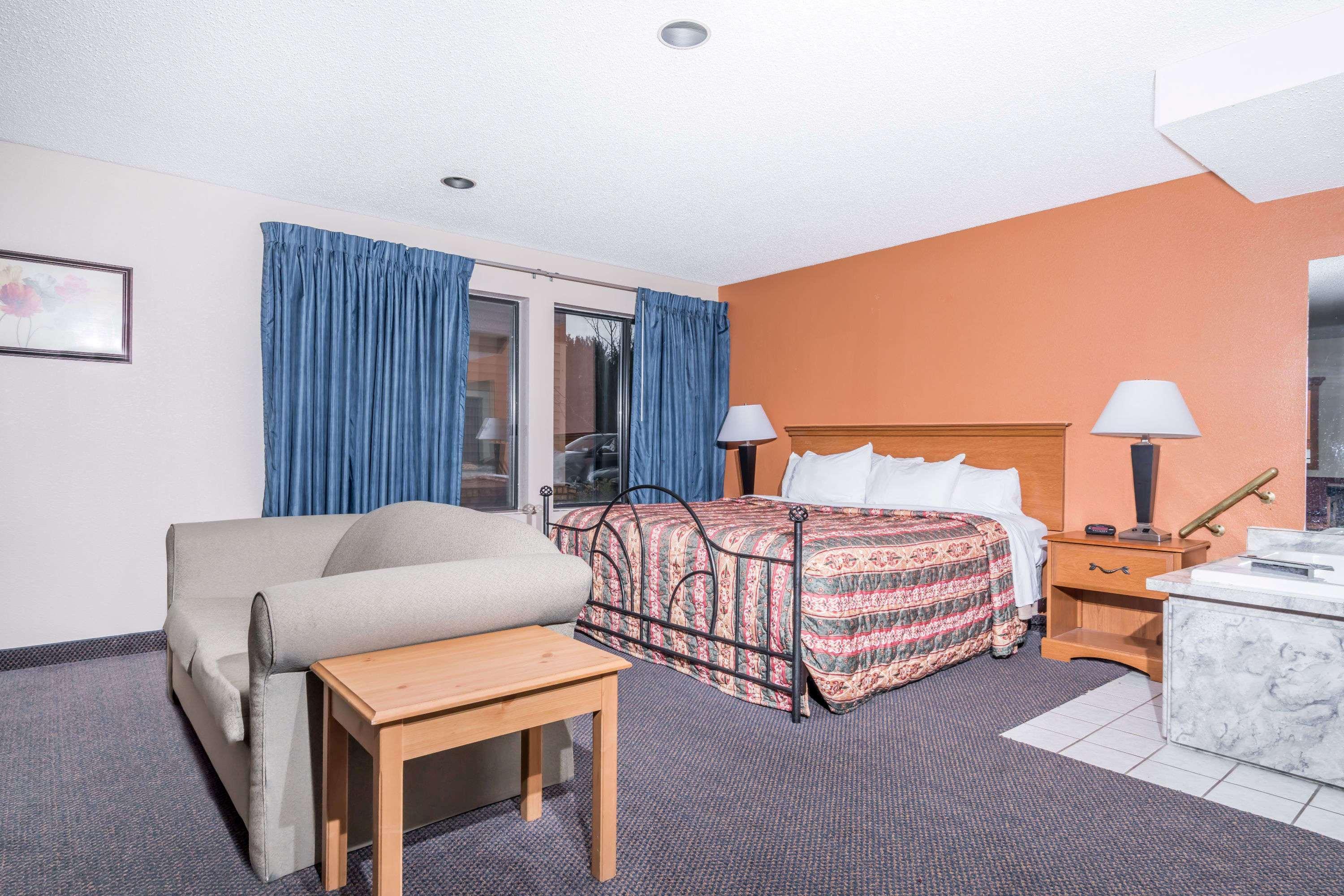 Days Inn By Wyndham Black River Falls - Access To Atv Trail Buitenkant foto