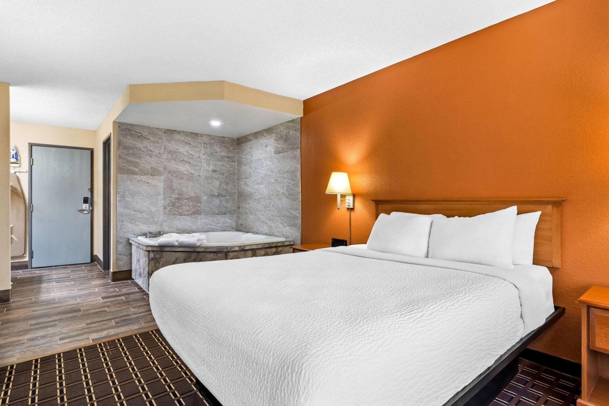 Days Inn By Wyndham Black River Falls - Access To Atv Trail Buitenkant foto