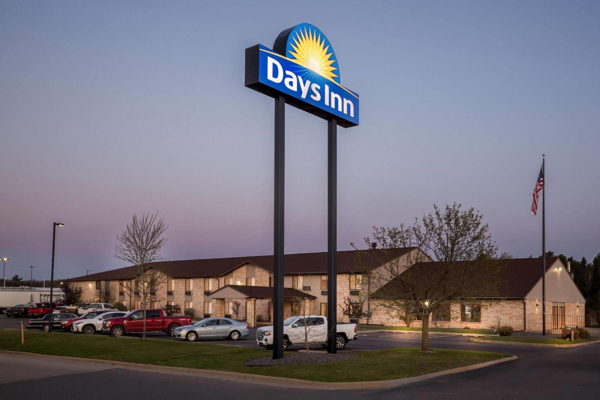 Days Inn By Wyndham Black River Falls - Access To Atv Trail Buitenkant foto