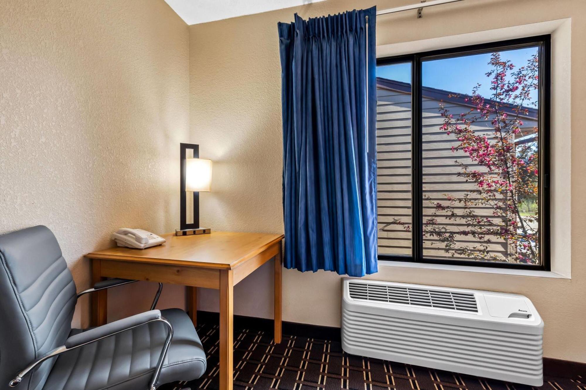 Days Inn By Wyndham Black River Falls - Access To Atv Trail Buitenkant foto