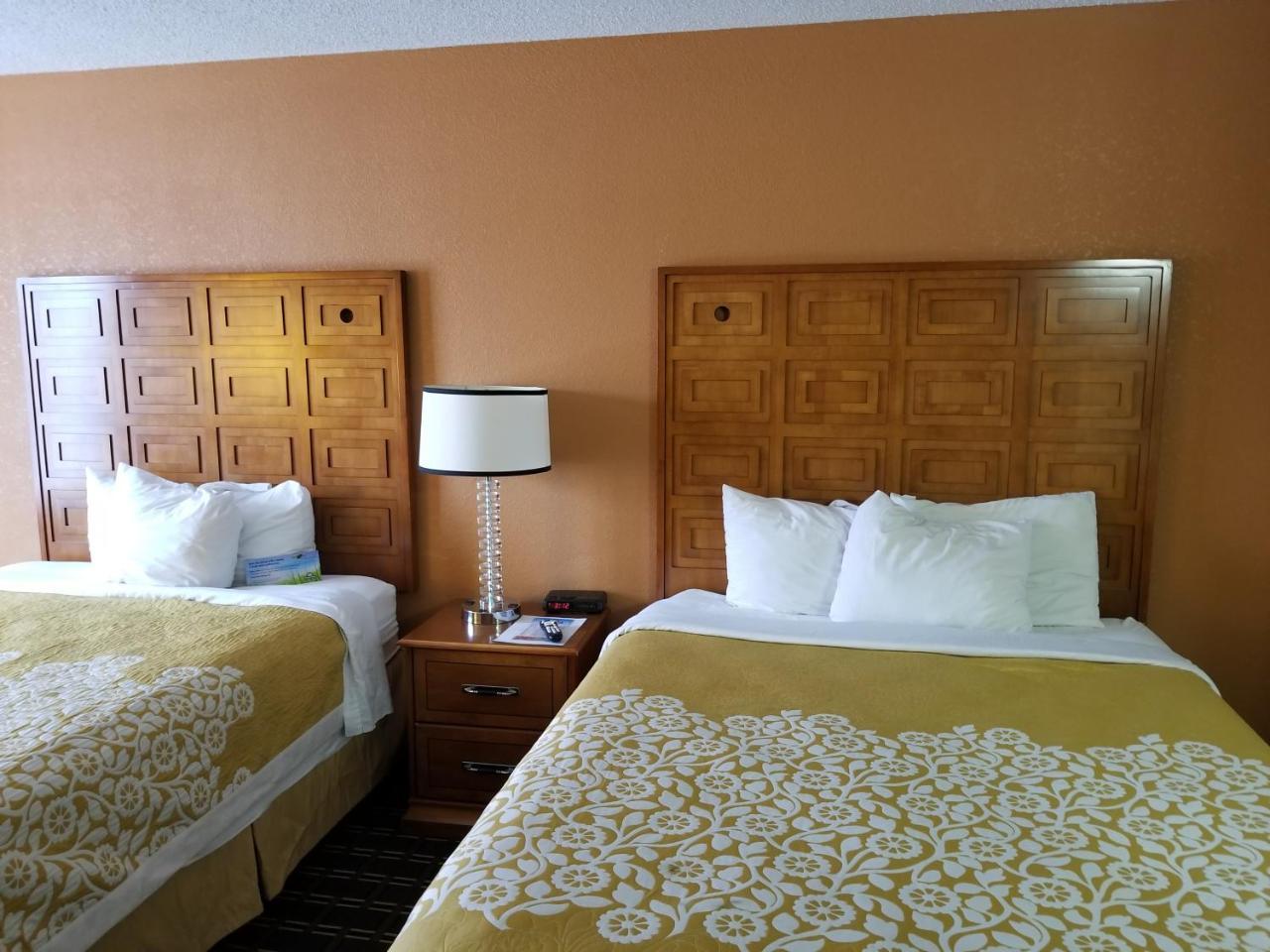 Days Inn By Wyndham Black River Falls - Access To Atv Trail Buitenkant foto